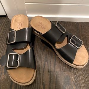 Crown Vintage platform sandals